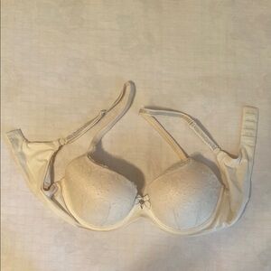 Victoria's Secret Cream Lace Bra